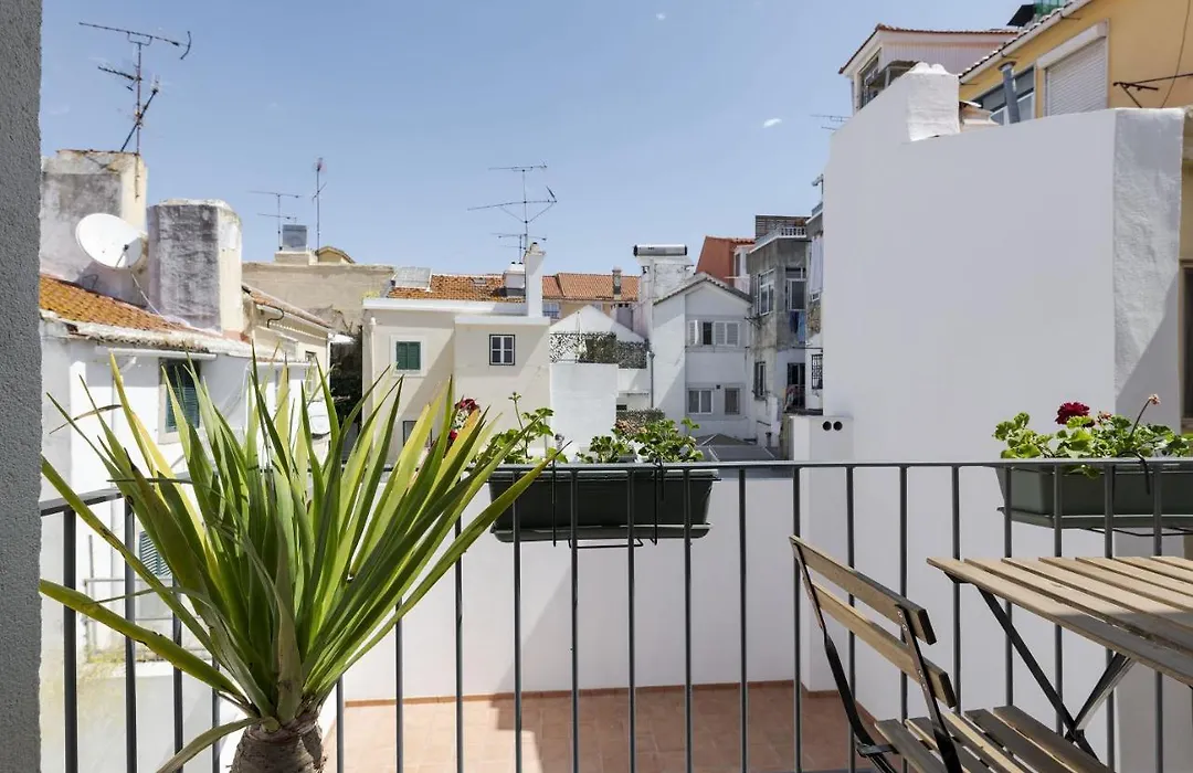 Peixeira Studios And Apartments-1