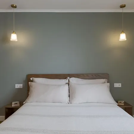 Peixeira Studios And Apartments-2