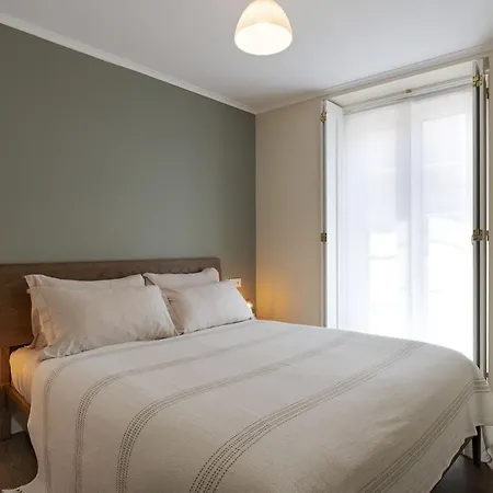 Peixeira Studios And Apartments-3